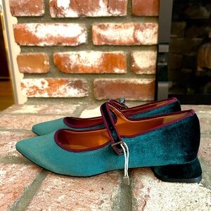 ISLO Isabella Lorusso shoes, flat Mary Jane style, velvet, sz39/9